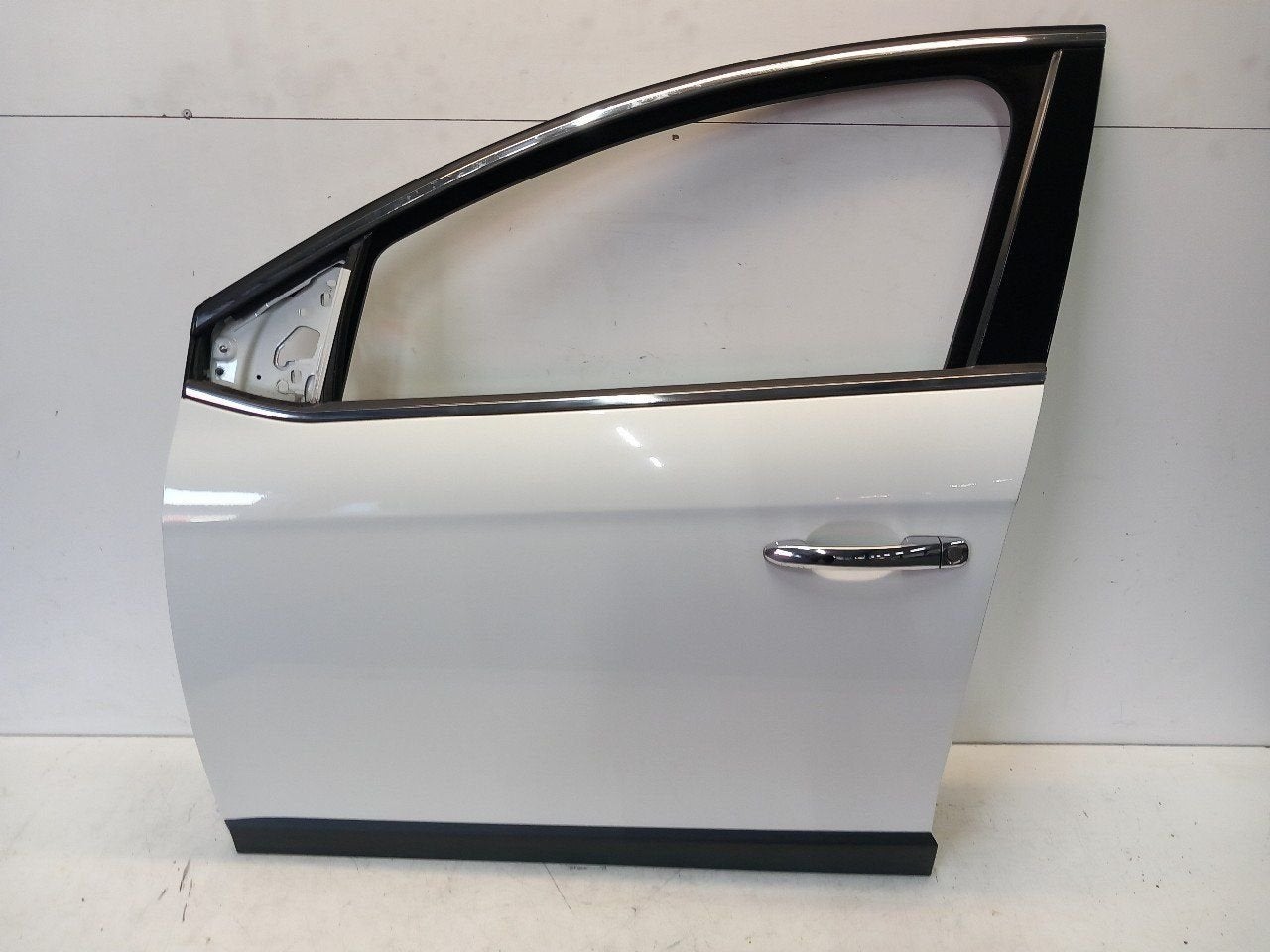 Portier links voor Lancia Delta, Onderdelen@venauto.nl, Van der Ven Autorecycling B.V., Ettenseweg 76, 4706 PB Roosendaal, The Netherlands