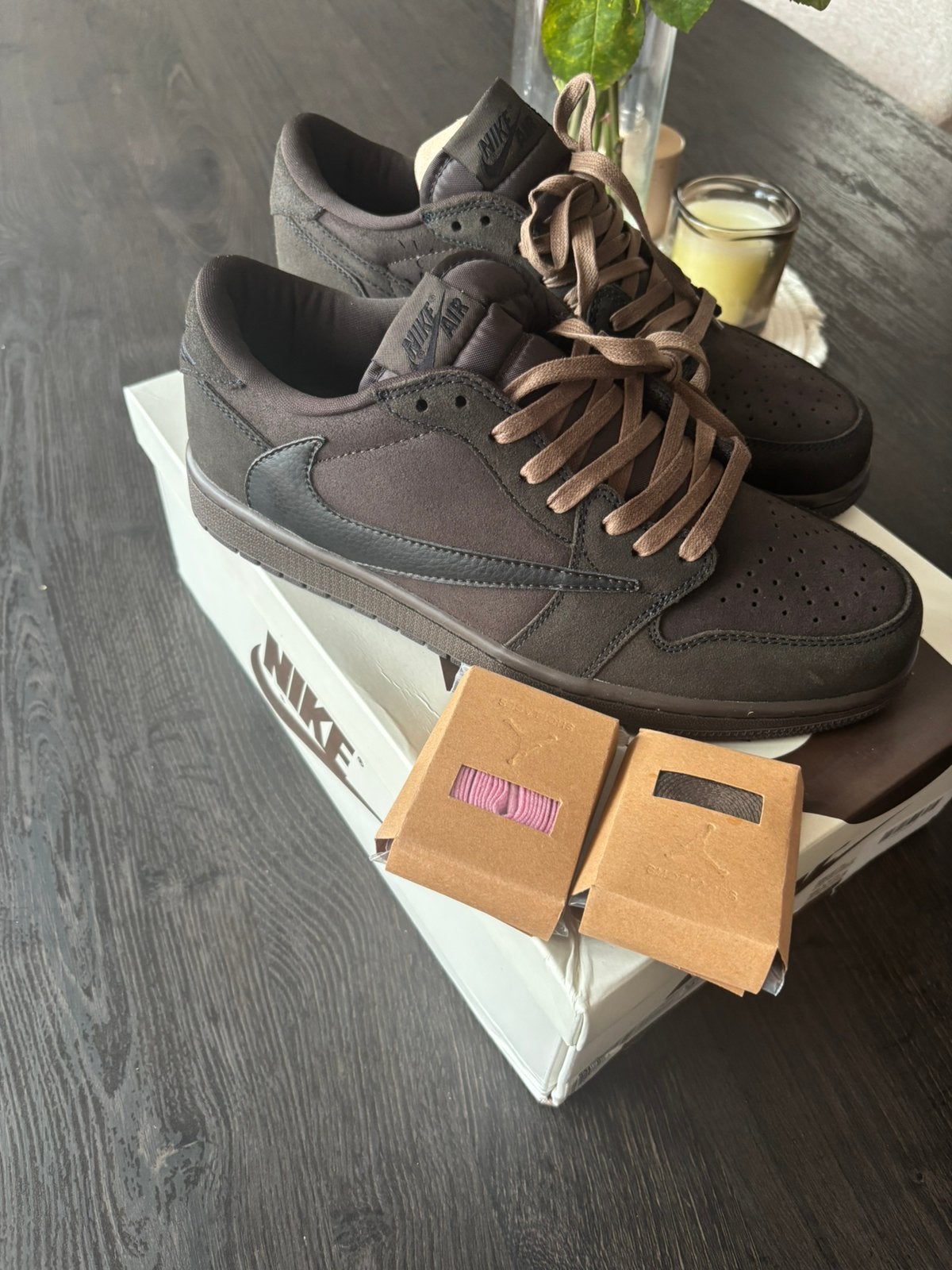Nike Air Jordan Travis Scott en velours brun, Envoi, Comme neuf, Brun