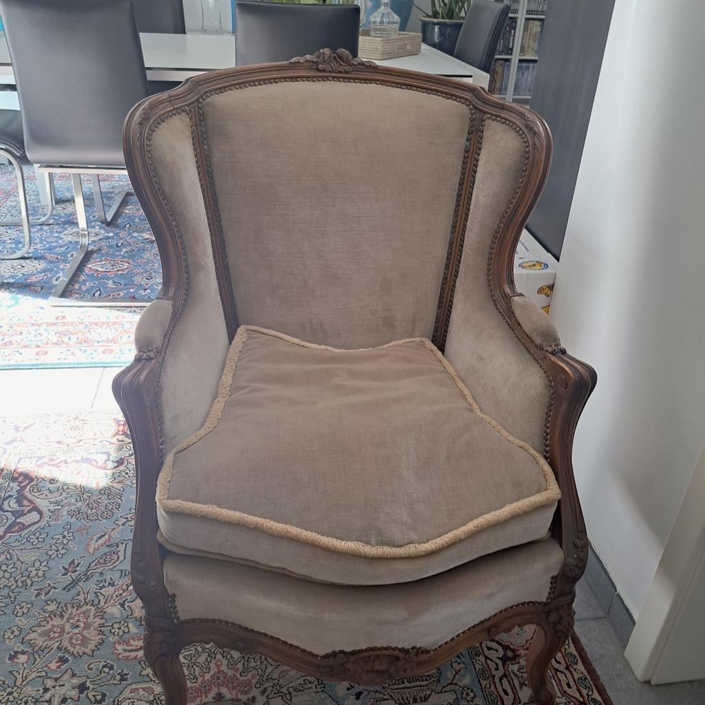 Bergére louis xv, Enlèvement