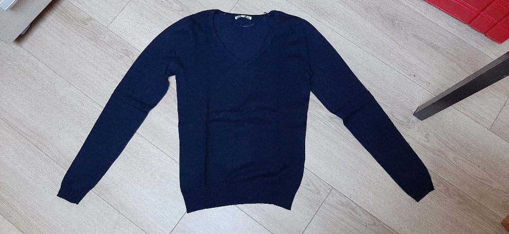 Donkerblauwe trui met V-hals maat 36 - S, Kleding | Dames, Ophalen, Blauw, Bel & Bo, Zo goed als nieuw