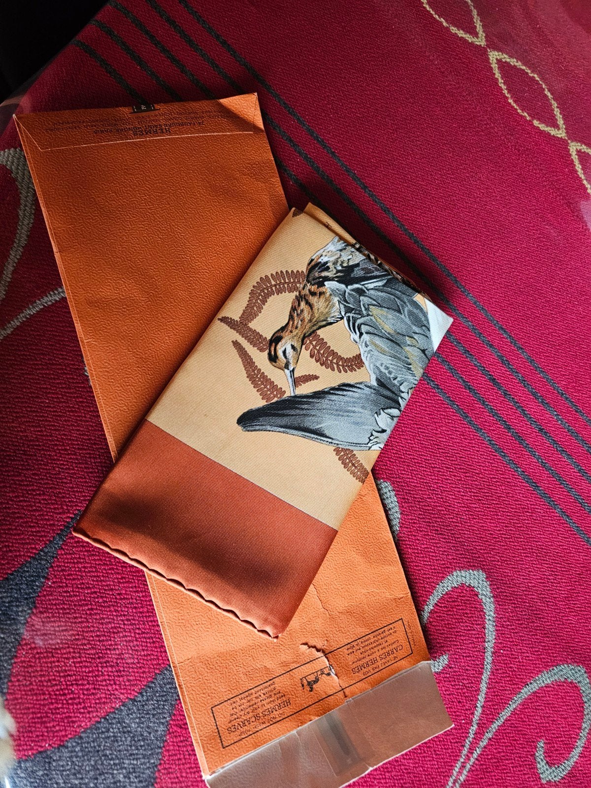 carré Hermès 90 soie : modele gibiers par Henri de linares, Kleding | Dames, Mutsen, Sjaals en Handschoenen, Hermès, Ophalen, Nieuw