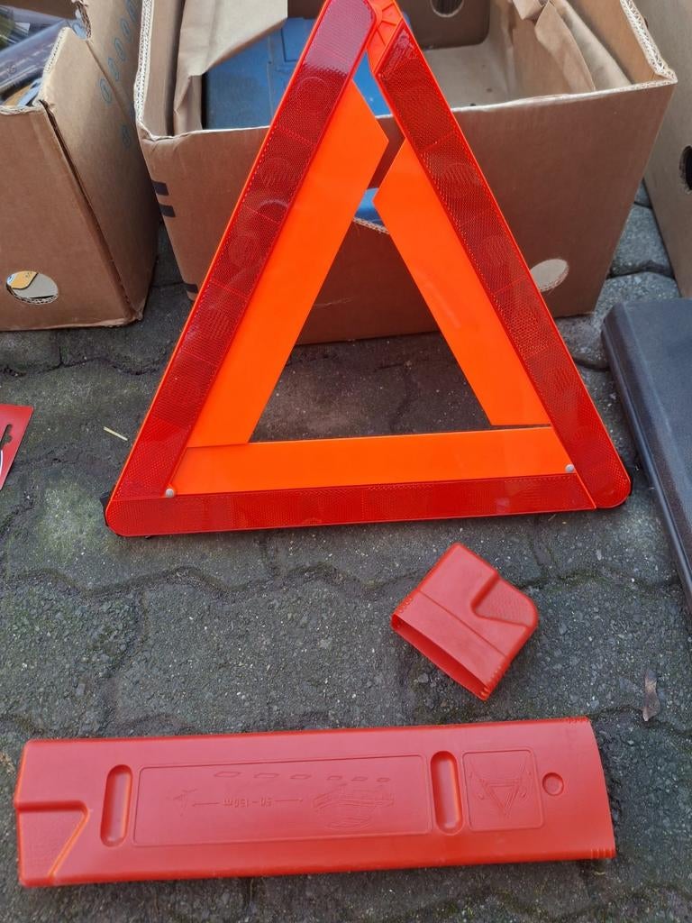 Triangle neuf, Autos : Pièces & Accessoires