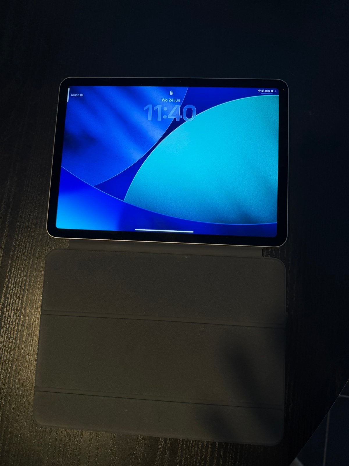 iPad Air M2 2024 met Originele apple hoes, Computers en Software, Apple iPads, Ophalen, Zo goed als nieuw, 11 inch