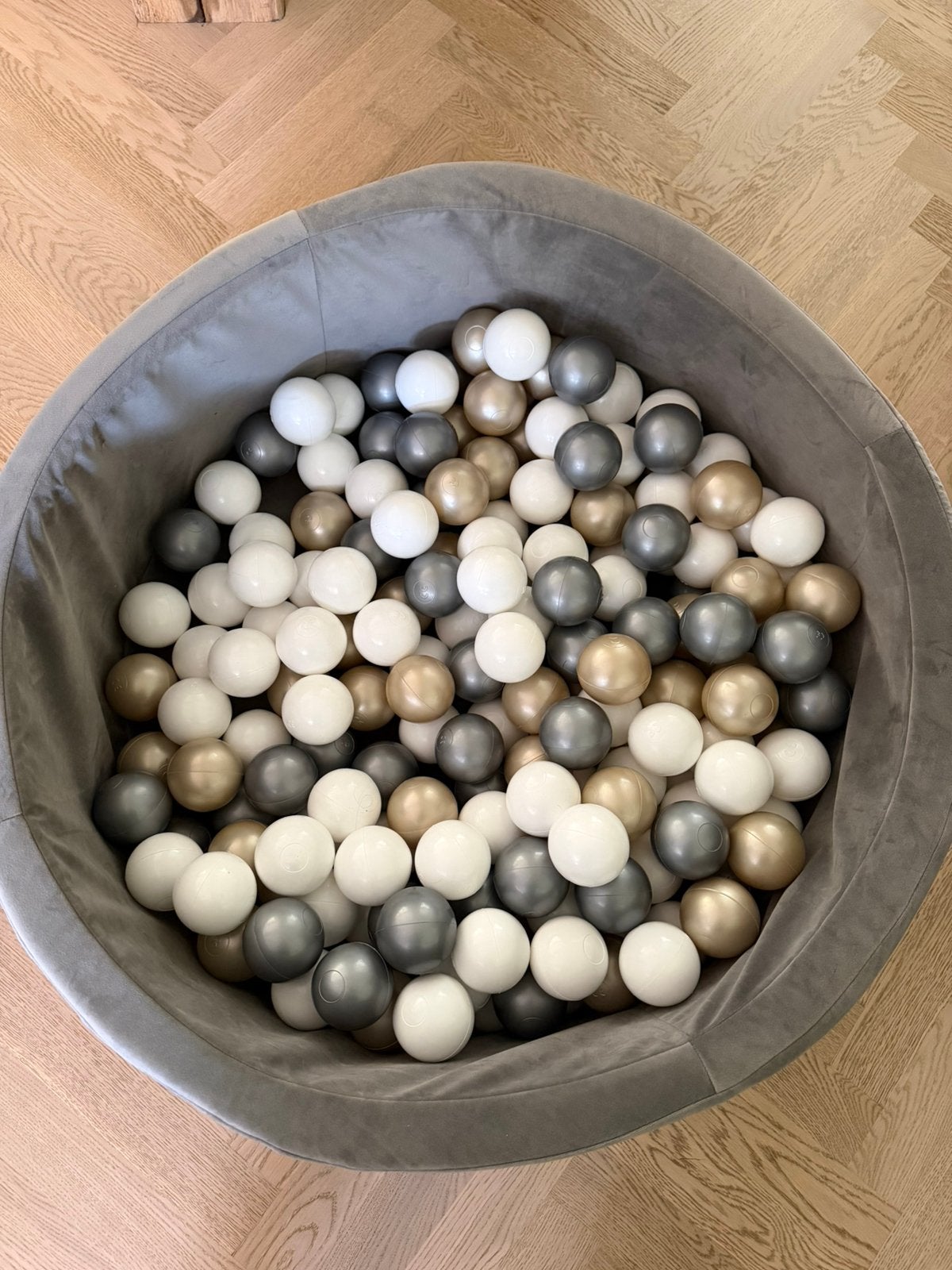 Ballenbad, Ophalen, Zo goed als nieuw, Beige
