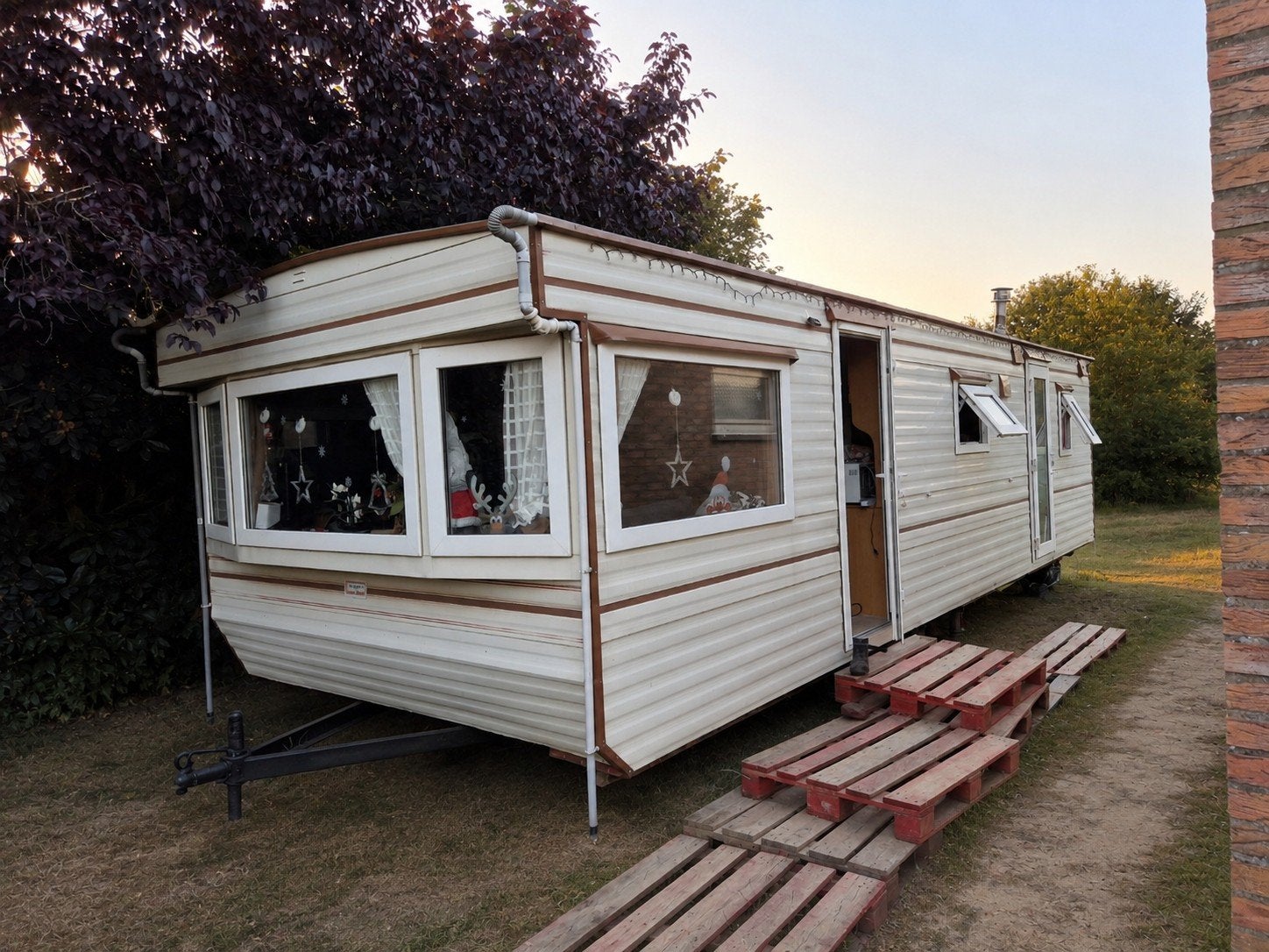 Stacaravan 9mx3m - 2 aparte slaapkamers- instapklaar, Caravans en Kamperen, Tot en met 4