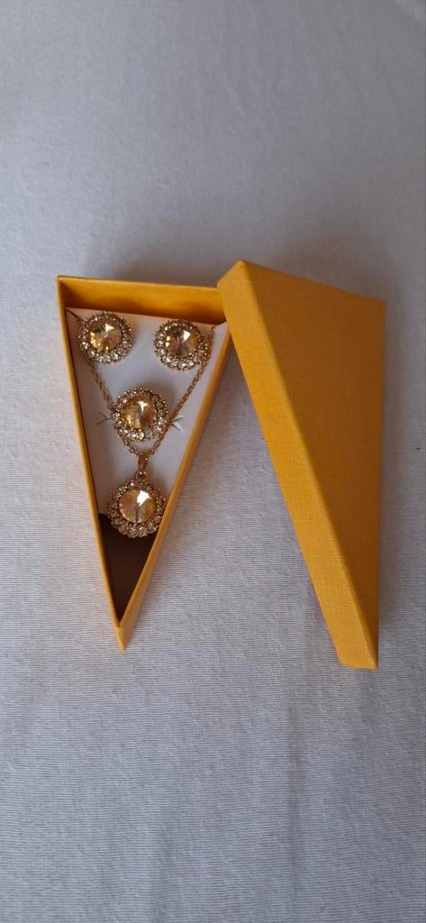 Set de bijoux, Bijoux, Sacs & Beauté, Broches, Neuf, Or, Enlèvement, Autres matériaux