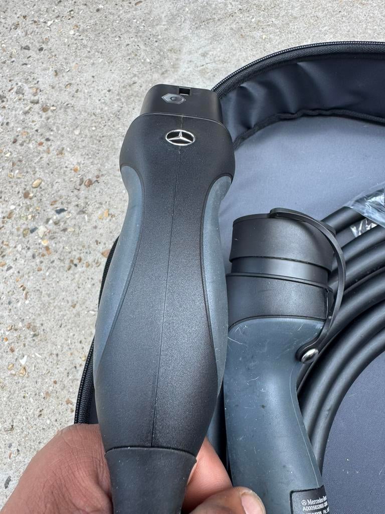 Mercedes laderbel, Dieren en Toebehoren, Ophalen, Zo goed als nieuw