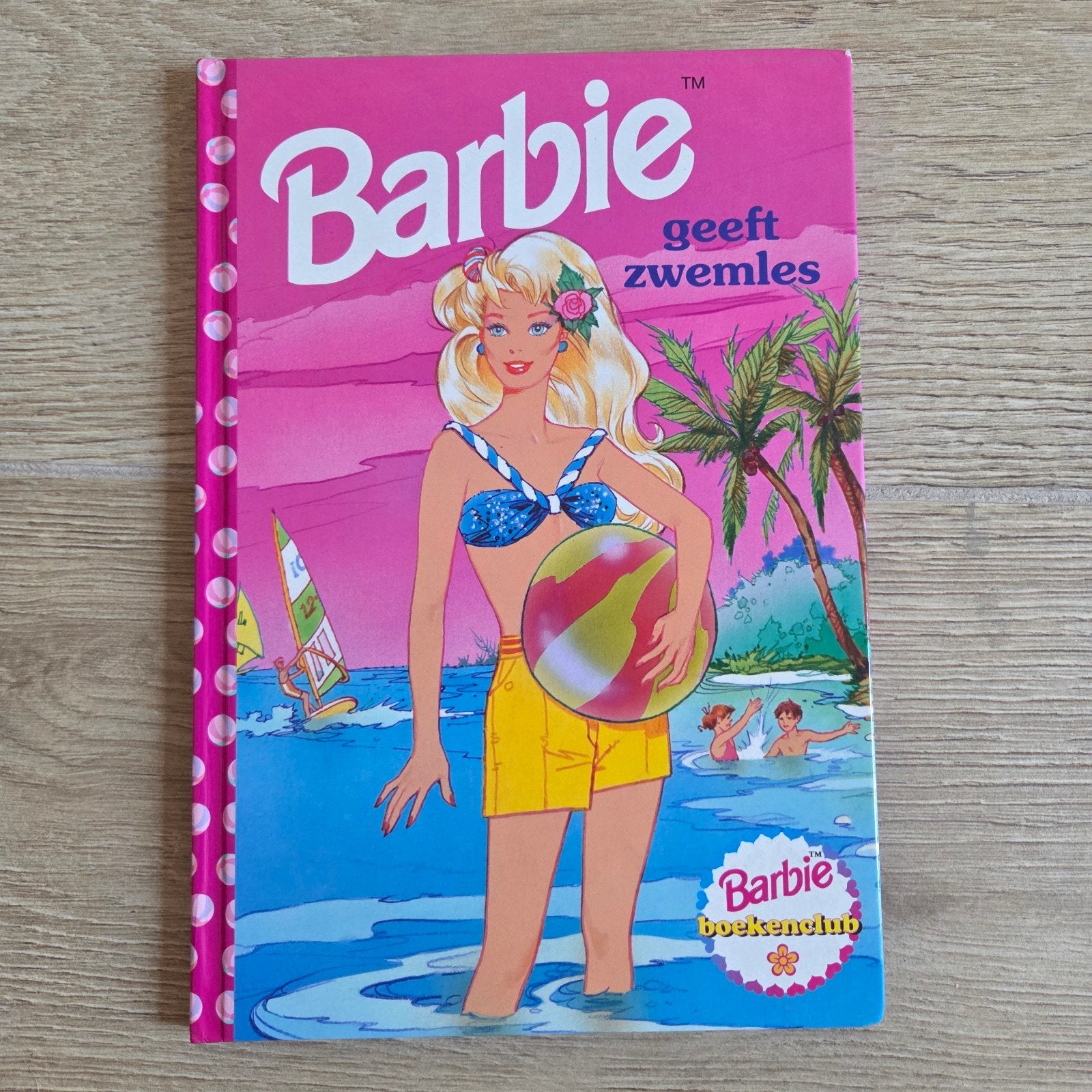 Barbie geeft zwemles, Ophalen of Verzenden, Zo goed als nieuw, Fictie