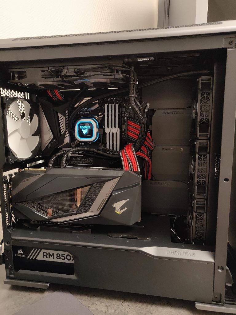 High-end watergekoelde i9-9900K & RTX 2080 PC, Computers en Software, Desktop Pc's, Gebruikt, 4 Ghz of meer, SSD, 32 GB, Met videokaart