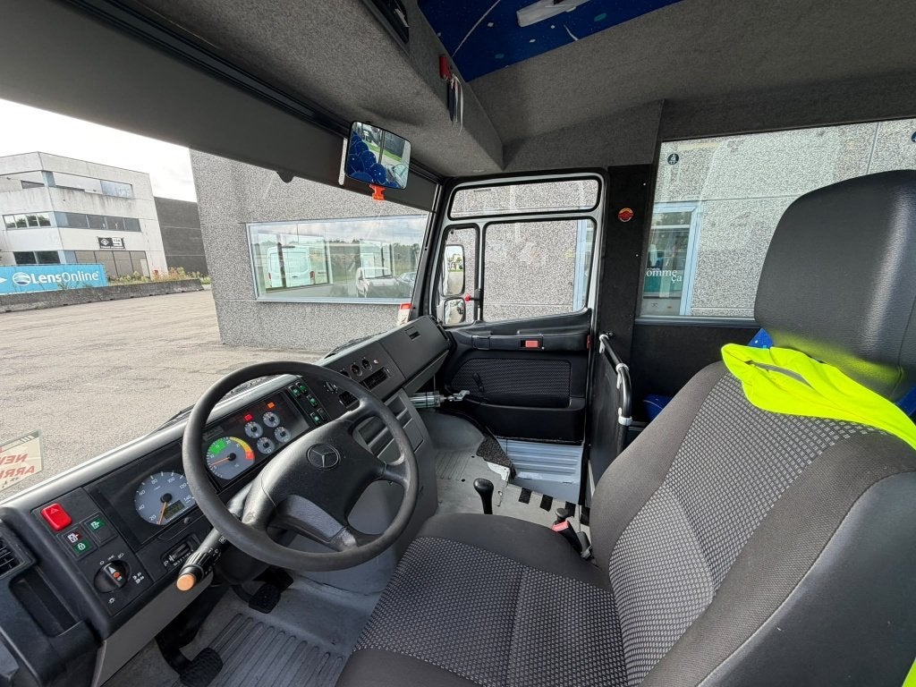 Mercedes Vario 0813 (Stock ID 47527) — 11