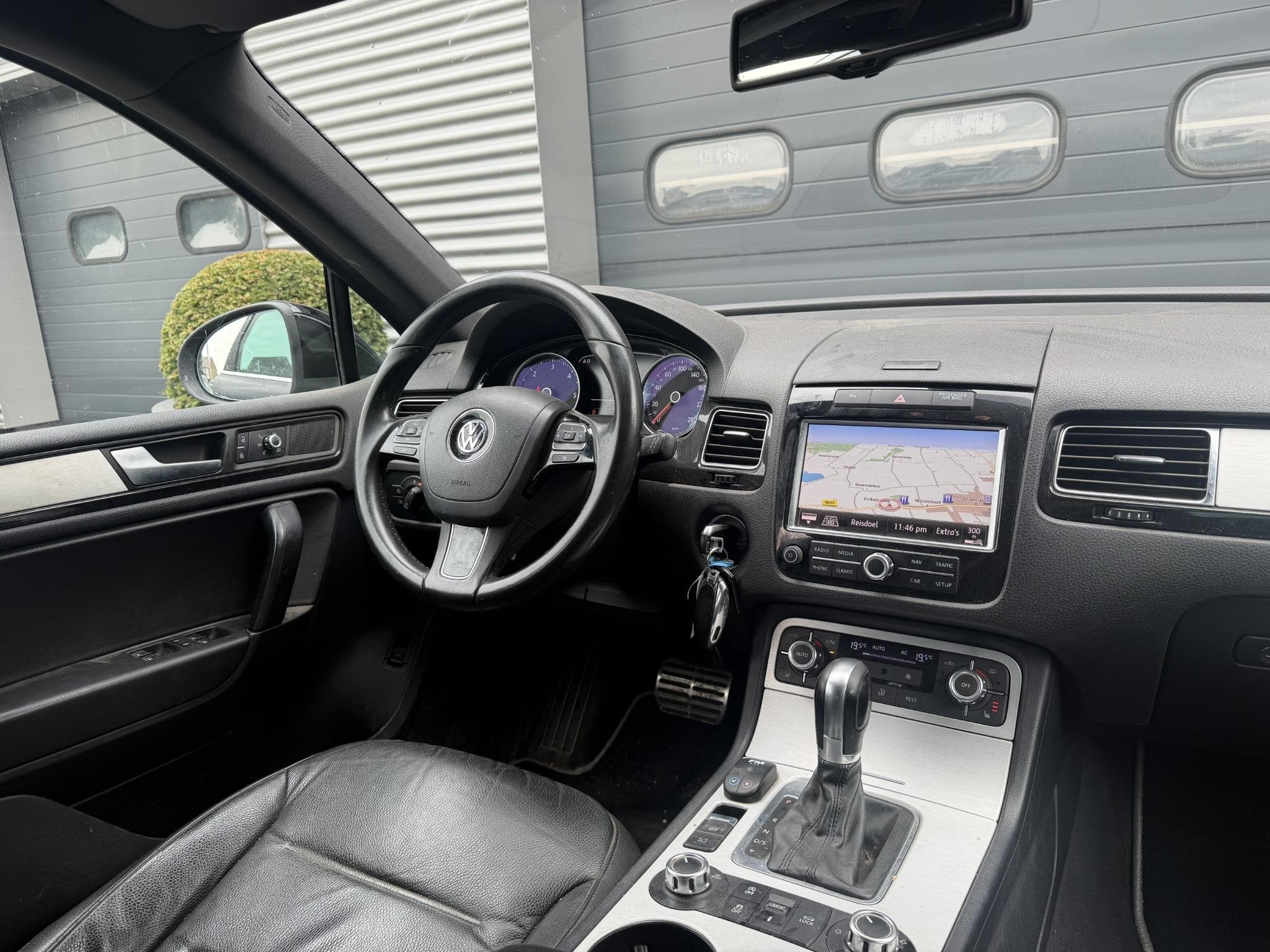 Volkswagen Touareg 3.0 TDI R-line (automatique), Autos, Volkswagen, Euro 5, Achat, Entreprise, Noir