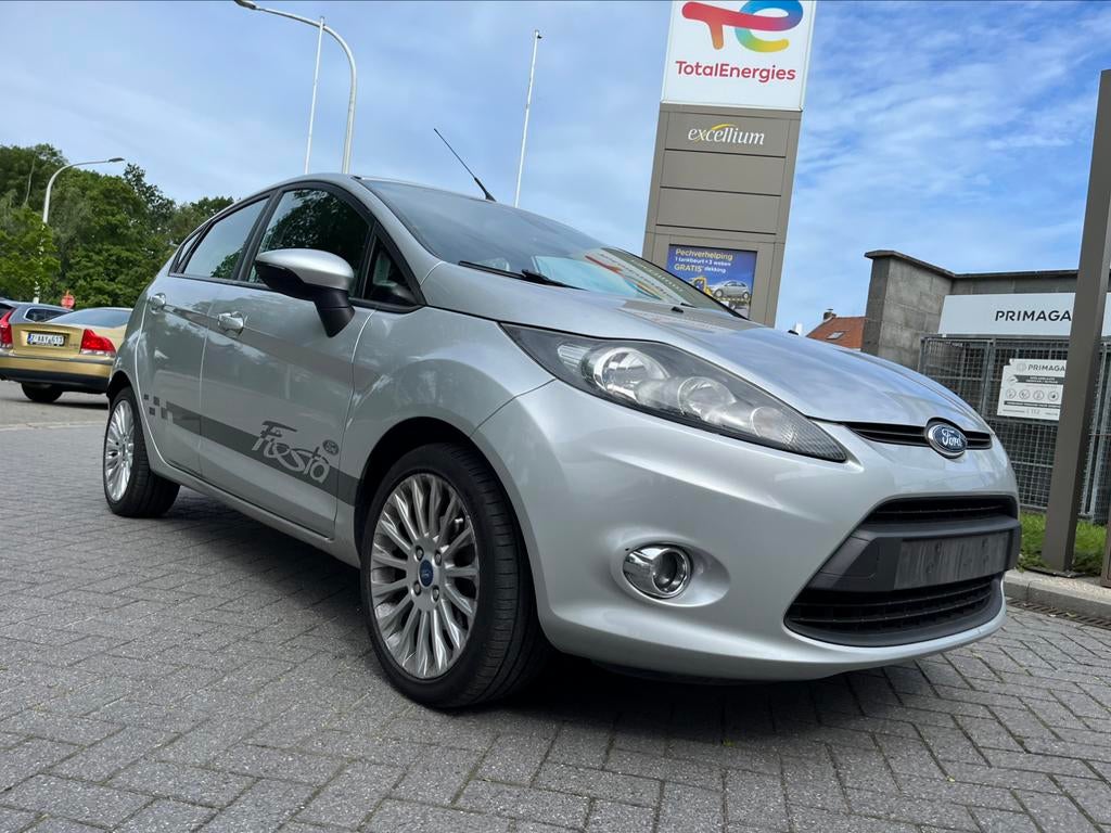 Ford Fiesta 1.2 i 2012/245000 km, Autos, Ford, Euro 5, Achat, Entreprise, Boîte manuelle