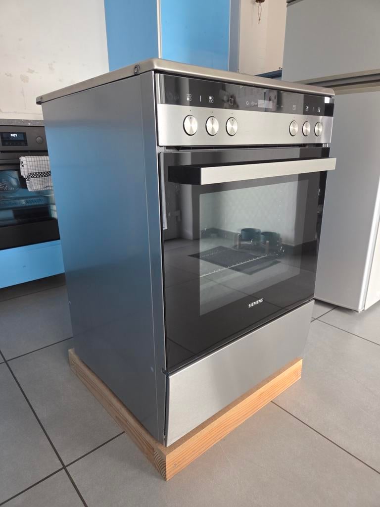 Fornuis met keramische kookplaat en heteluchtoven - Siemens, Ophalen, 60 cm of meer, Keramisch, 4 kookzones