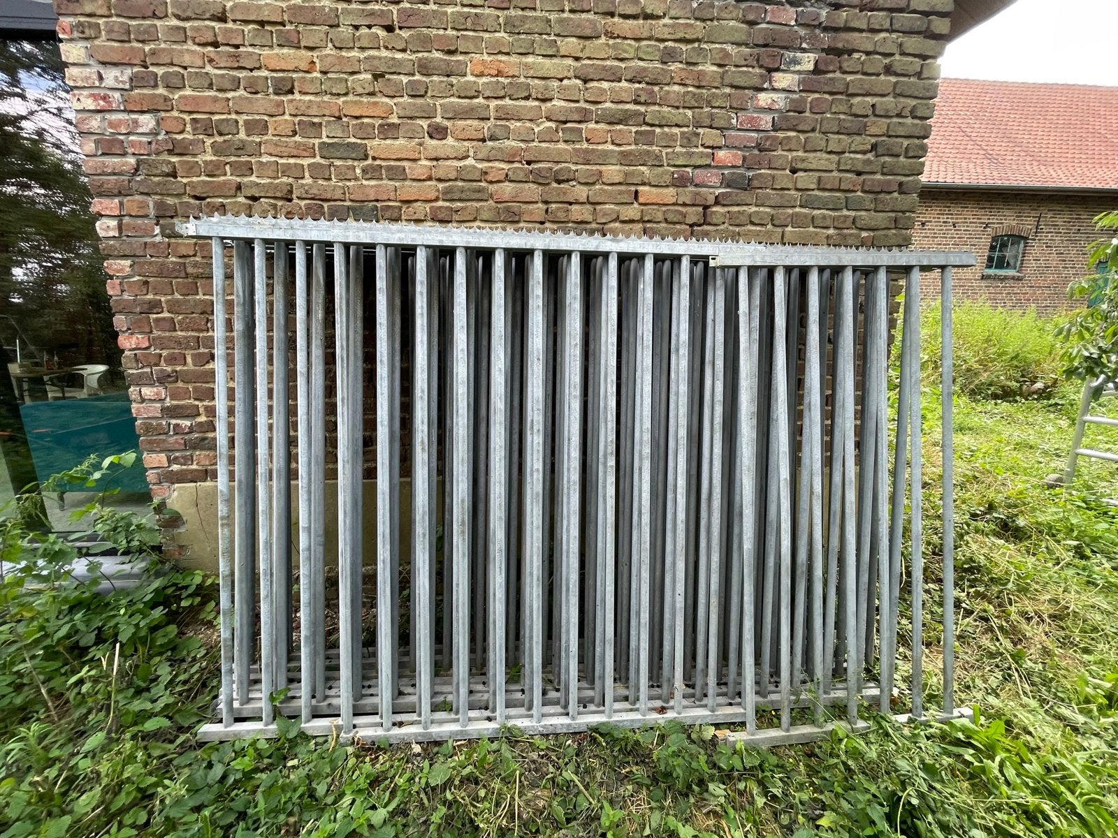 Spijlenhekwerk met puntenkam hekwerk afsluiting 27m, Tuin en Terras, Tuinhekken en Hekwerk, Ophalen, Zo goed als nieuw, Tuinhek