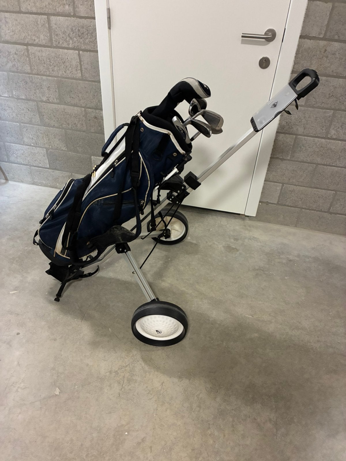 2 golfsets en golfkarretje Dunlop, Ophalen, Zo goed als nieuw