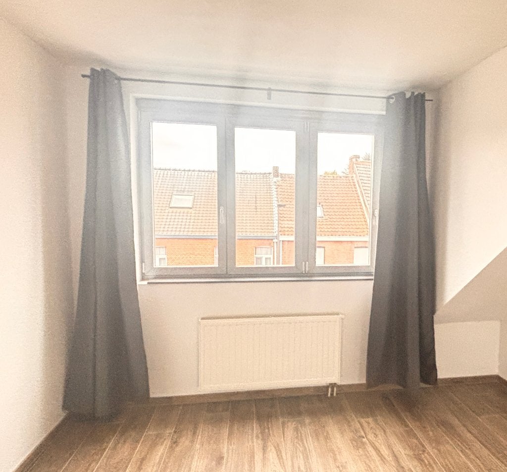 2 donkergrijze gordijnen met metalen ringen + Houder, Huis en Inrichting, Ophalen, Gebruikt, Met haken, 180 cm