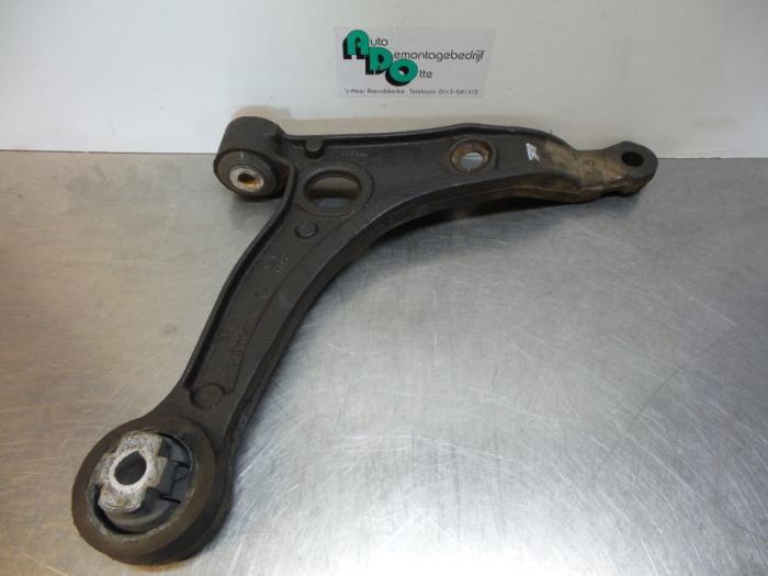 Draagarm rechts-voor van een Peugeot Boxer, Auto-onderdelen, Ophanging en Onderstel, Peugeot, Gebruikt, 3 maanden garantie, Ophalen of Verzenden