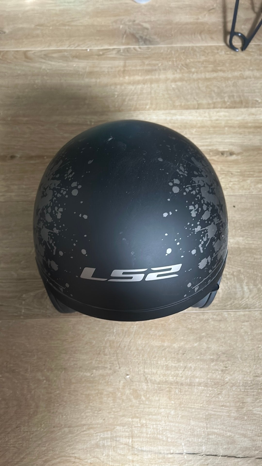 Motorhelm, Ophalen, L
