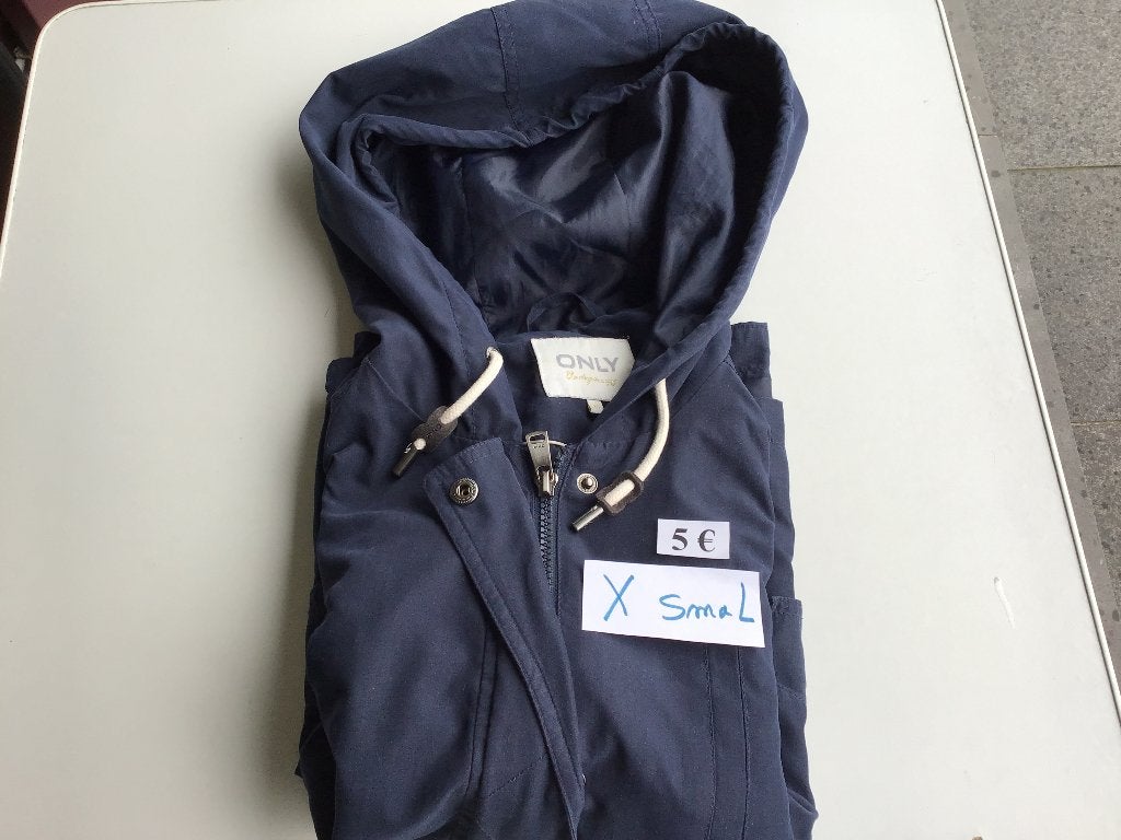blauwe regenjas X smal voor slechts 5 euro, Caravans en Kamperen, Regenkleding, Ophalen of Verzenden, Zo goed als nieuw, Regenjas
