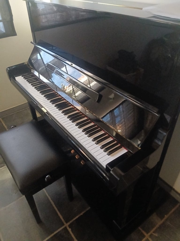 Buffetpiano Yamaha U3M Hoogglans Zwart, Ophalen, Zwart, Zo goed als nieuw, Piano