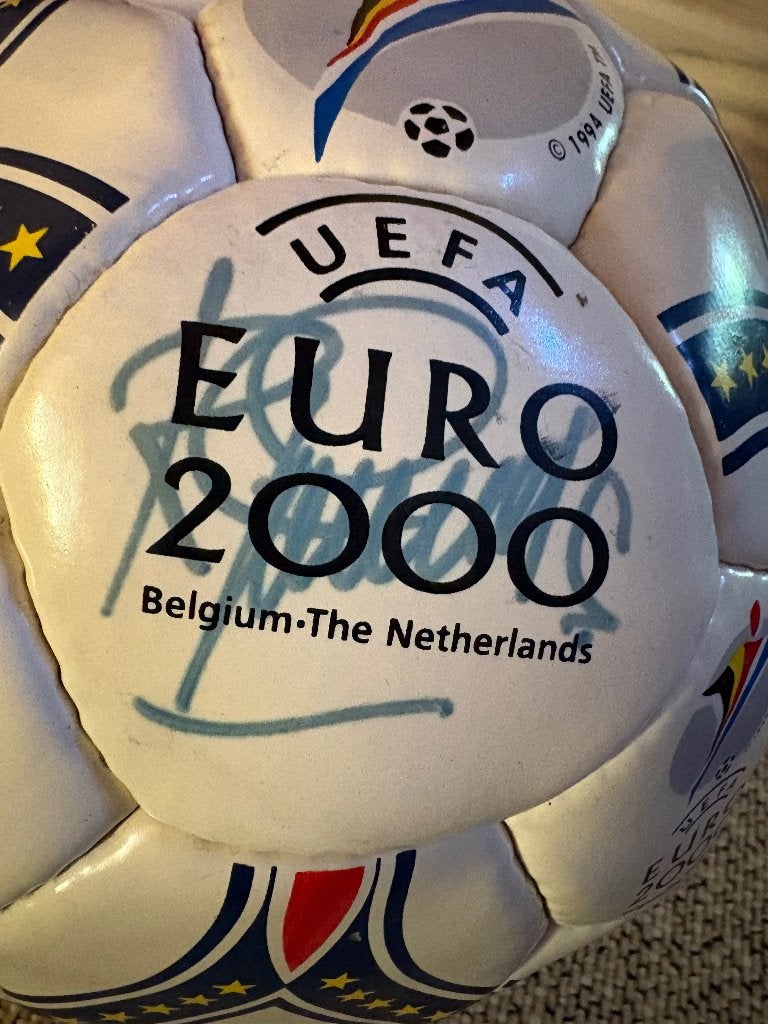 Voetbal Euro 2000 gesigneerd Raymond Goethals, Verzamelen, Sportartikelen en Voetbal, Ophalen