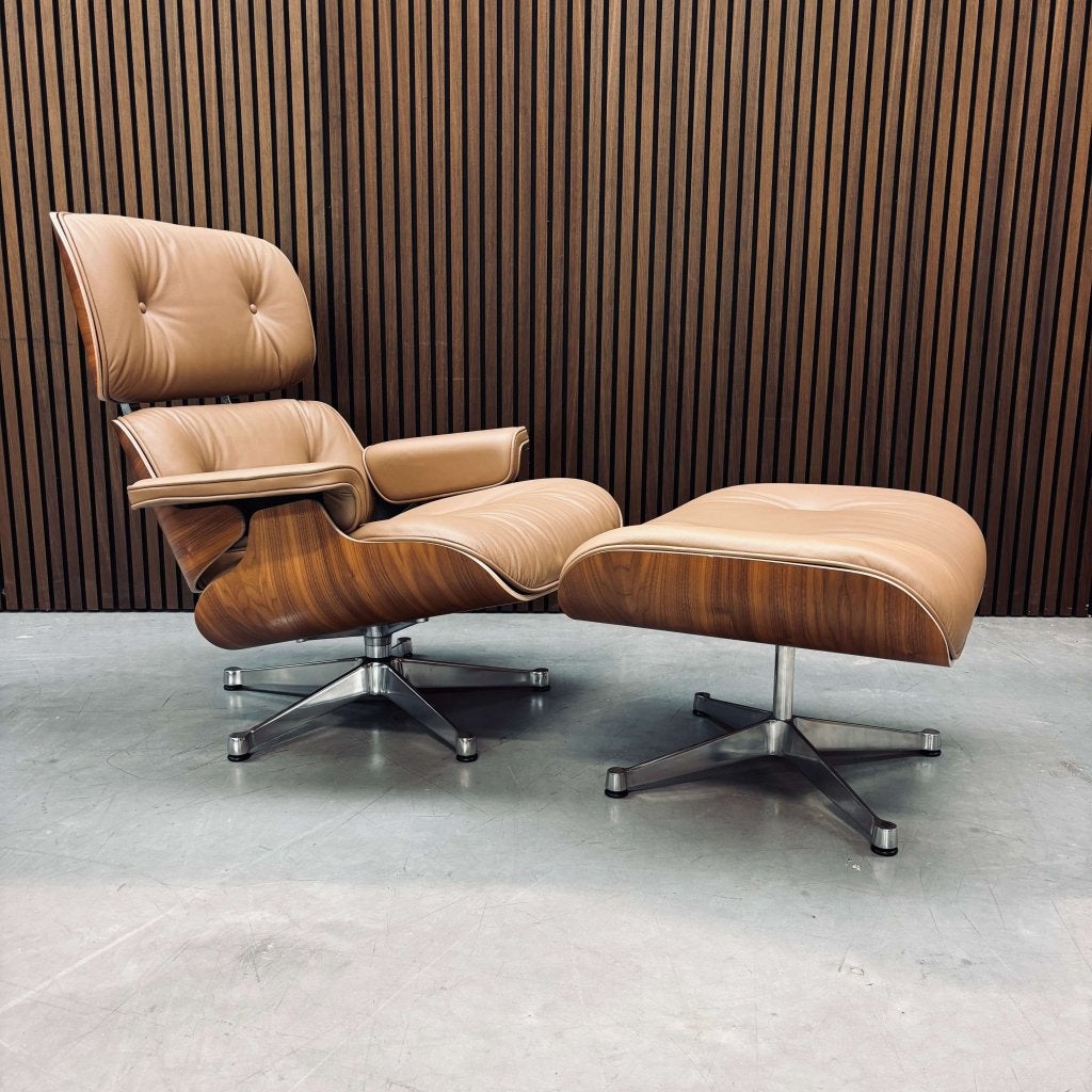 Eames Lounge Chair | Walnut Shell & Ocher Leather, Enlèvement ou Envoi