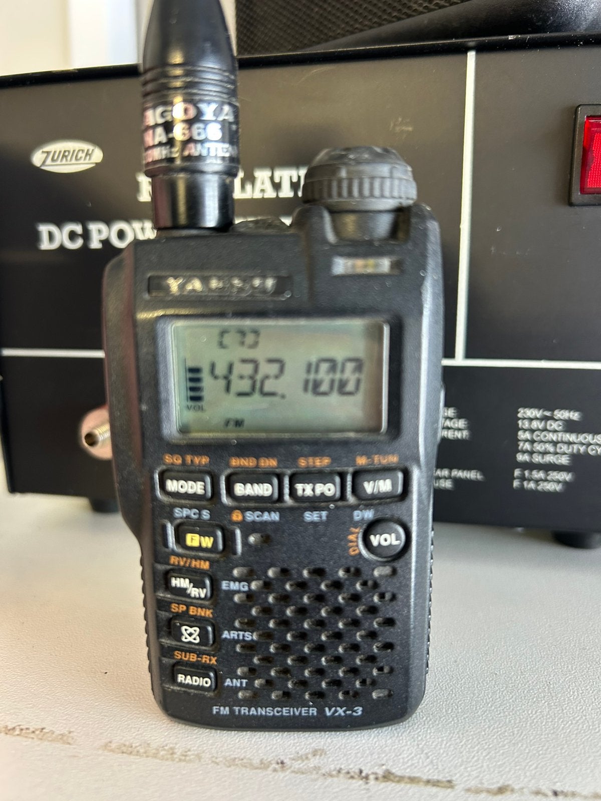 portable VHF/UHF double bande Yaesu VX-3, Télécoms, Talkies-walkies & Walkies-talkies, Enlèvement, Comme neuf