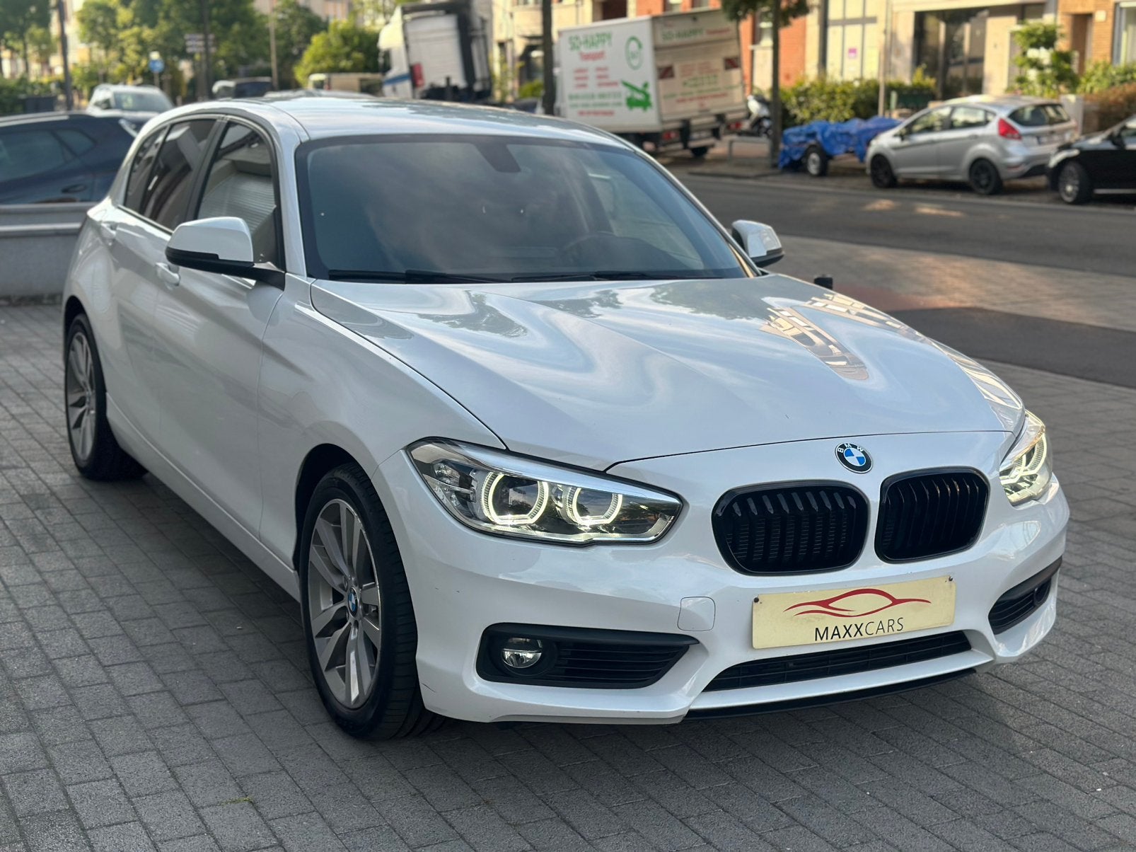 BMW 118i Automaat 02/2018 - 119.811 KMS Navi Led Zetelvw, Auto's, Euro 6, Wit, Bedrijf, 5 zetels