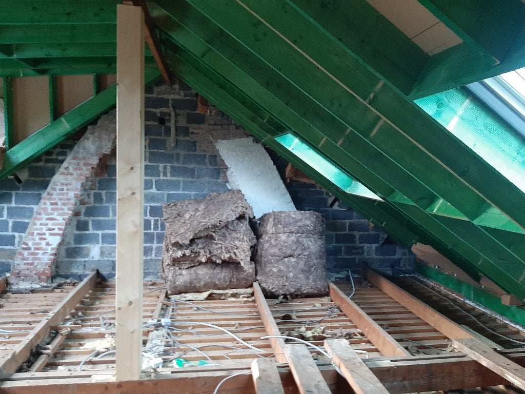 Aide pour construire un plancher dans mon grenier, Offres d'emploi, Premier Emploi