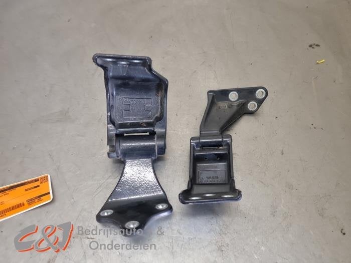 Charnière porte arrière gauche d'un Mercedes Vito, 3 mois de garantie, Utilisé, -, -