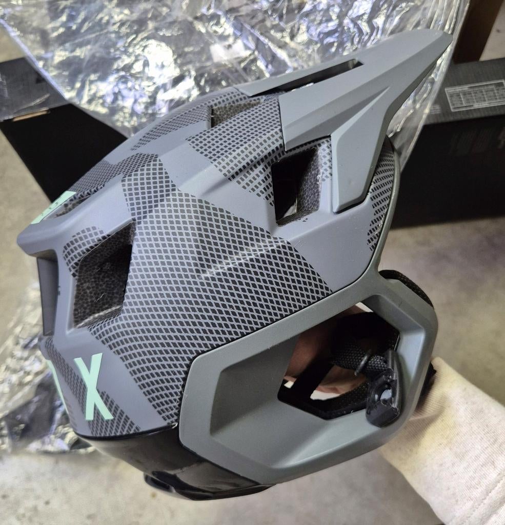 Fox dropframe pro CAMO helm Medium, 1x gebruikt, Ophalen of Verzenden
