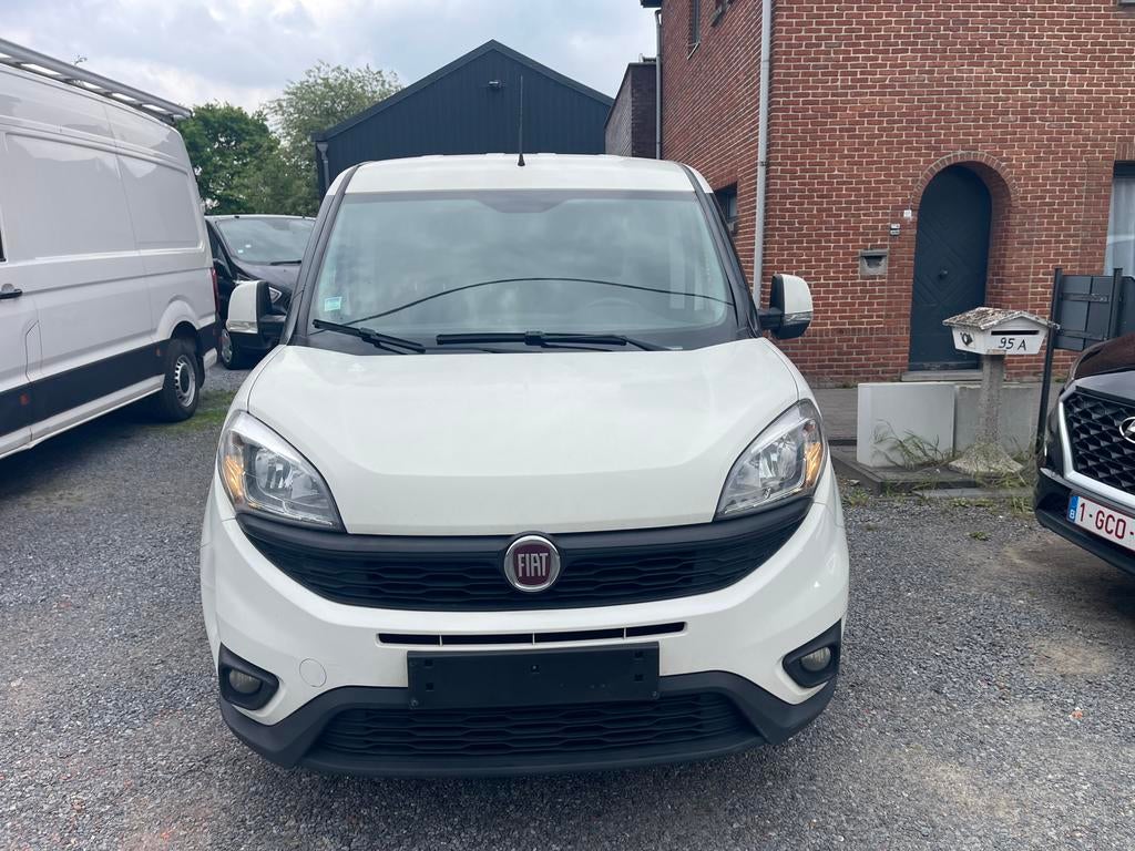 Fiat Doblo 1.6Multijet,Airco,Gps,Sensoren,Lichte vracht,3 PL, 4 deurs, Euro 6, 4 cilinders, Wit
