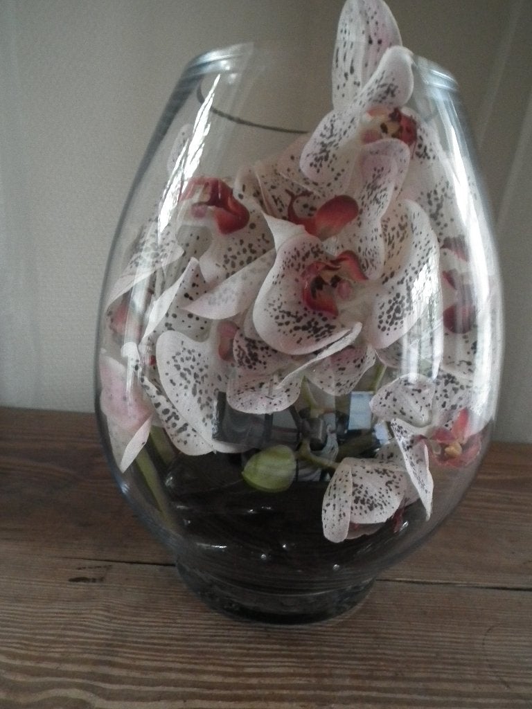 Glazen vaas, met 34 zwarte steentjes en kunstmatige orchidee, 24 cm, Inclusief decoratie, Meerkleurig, Verzenden
