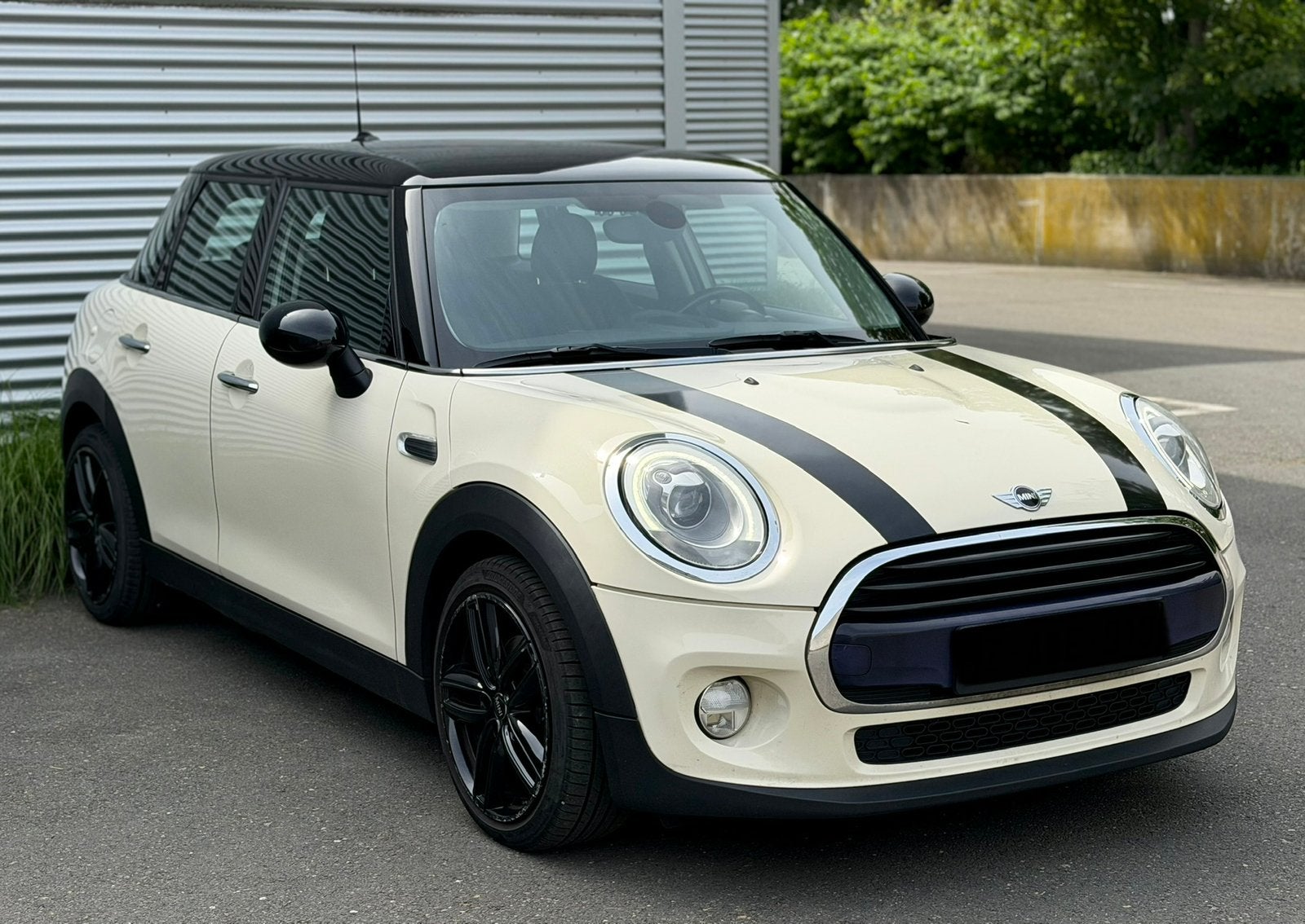 Mini Cooper 1.5D Euro6b Automaat / Navi / Led / 5-Deurs, Auto's, Mini, Automaat, Navigatiesysteem, Euro 6, Leder en Stof