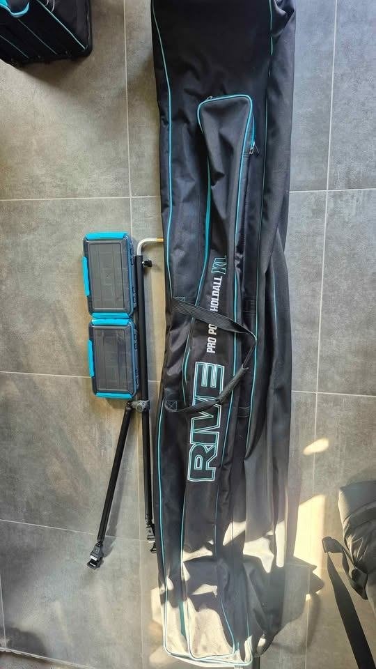 A VENDRE NEUF BRAS FEEDER RIVE FOURREAU RIVE XL ET 2 BOITES, Enlèvement, Neuf, Filet ou Nasse