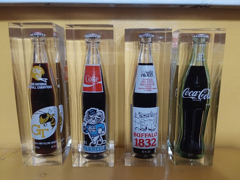 Coca Cola Flessen 4 stuks Mint staat, Enlèvement ou Envoi, Comme neuf, Ustensile