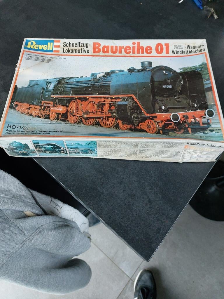 Revell-locomotief, Hobby en Vrije tijd, Modelbouw | Auto's en Voertuigen, Revell