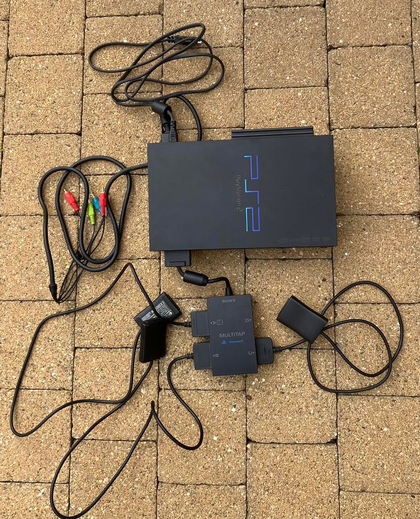 Playstation 2 phat + kabels + multitap + 2 memory cards, Games en Spelcomputers, Spelcomputers | Sony PlayStation 2, Ophalen, Gebruikt