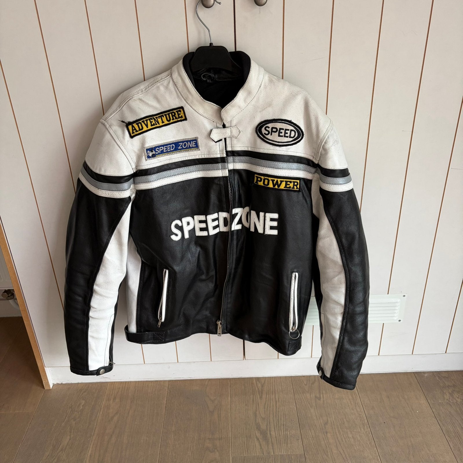Lederen jacket, Ophalen