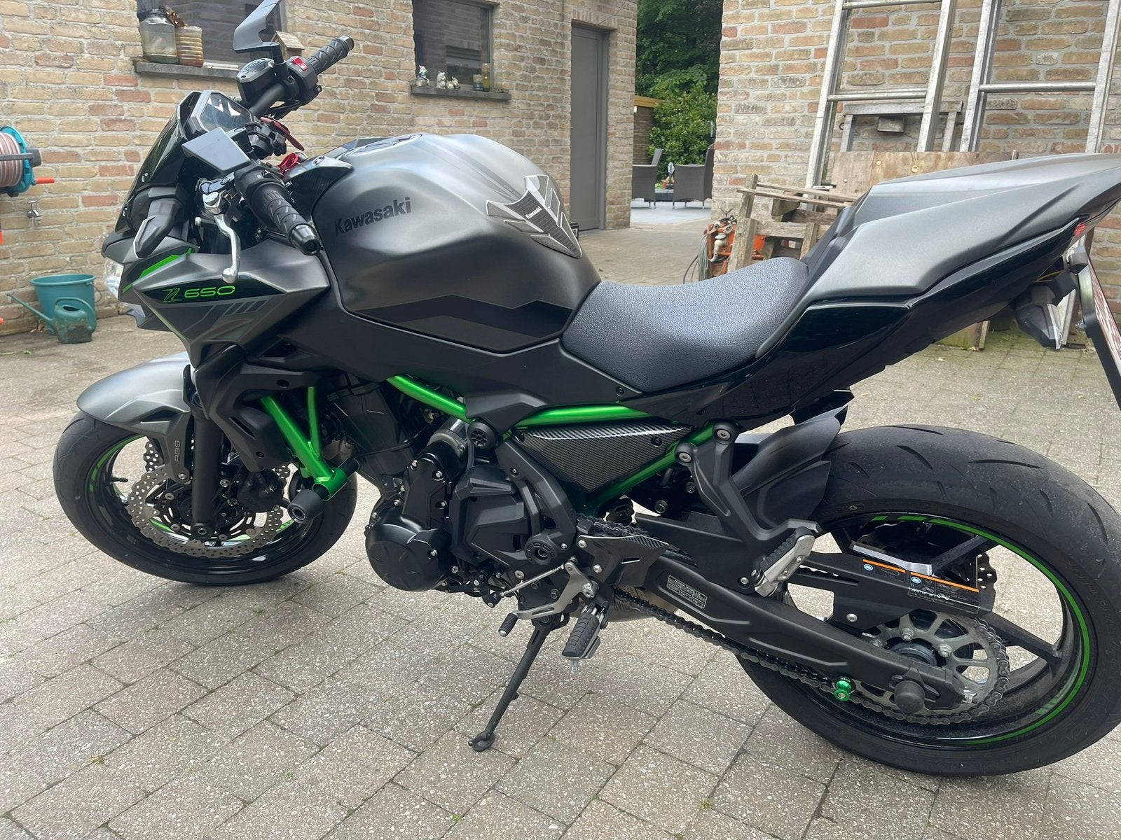 Kawasaki z650 35kw performance packet, Motoren, Motoren | Kawasaki, Particulier, Naked bike, 12 t/m 35 kW, 2 cilinders, Minimaal motorrijbewijs A2