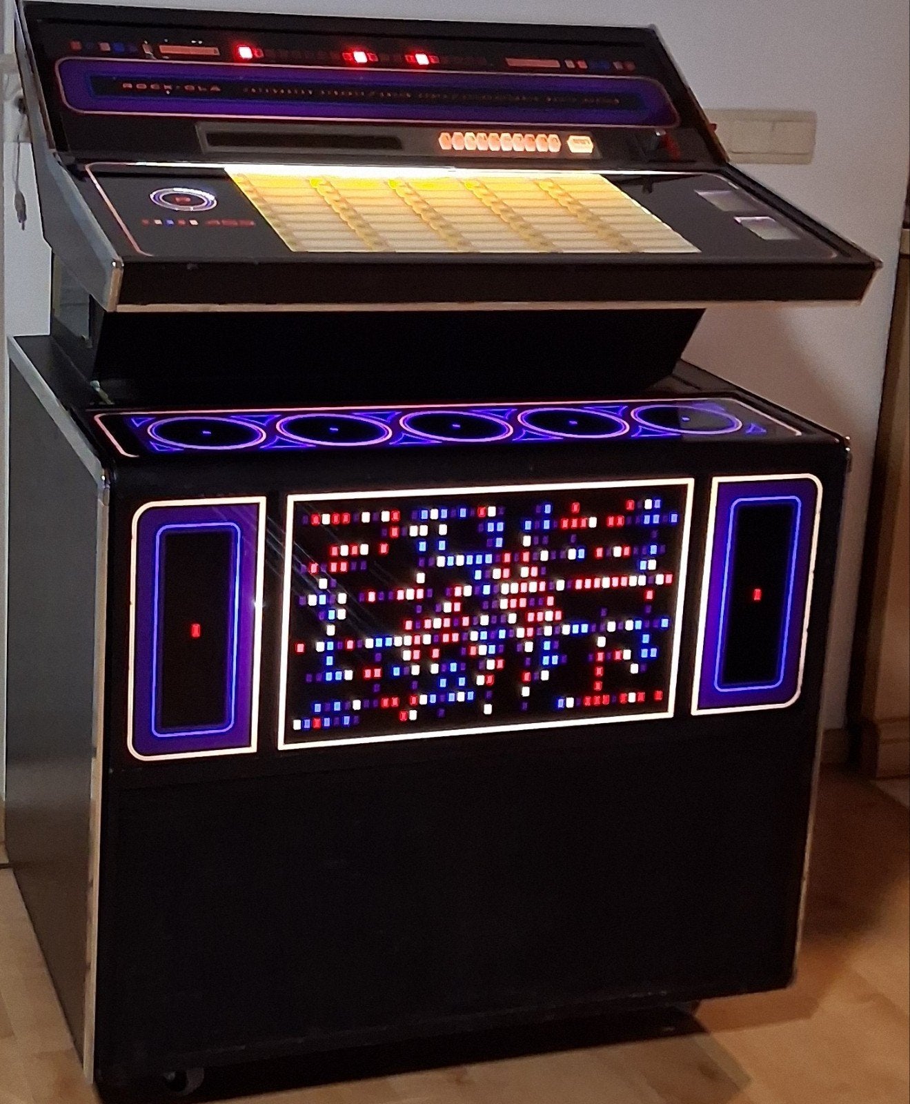 JUKEBOX AND MORE KIJKDAG OPEN VAN 9.00 TOT 17.00, Verzamelen, Automaten | Jukeboxen, Ami, Ophalen