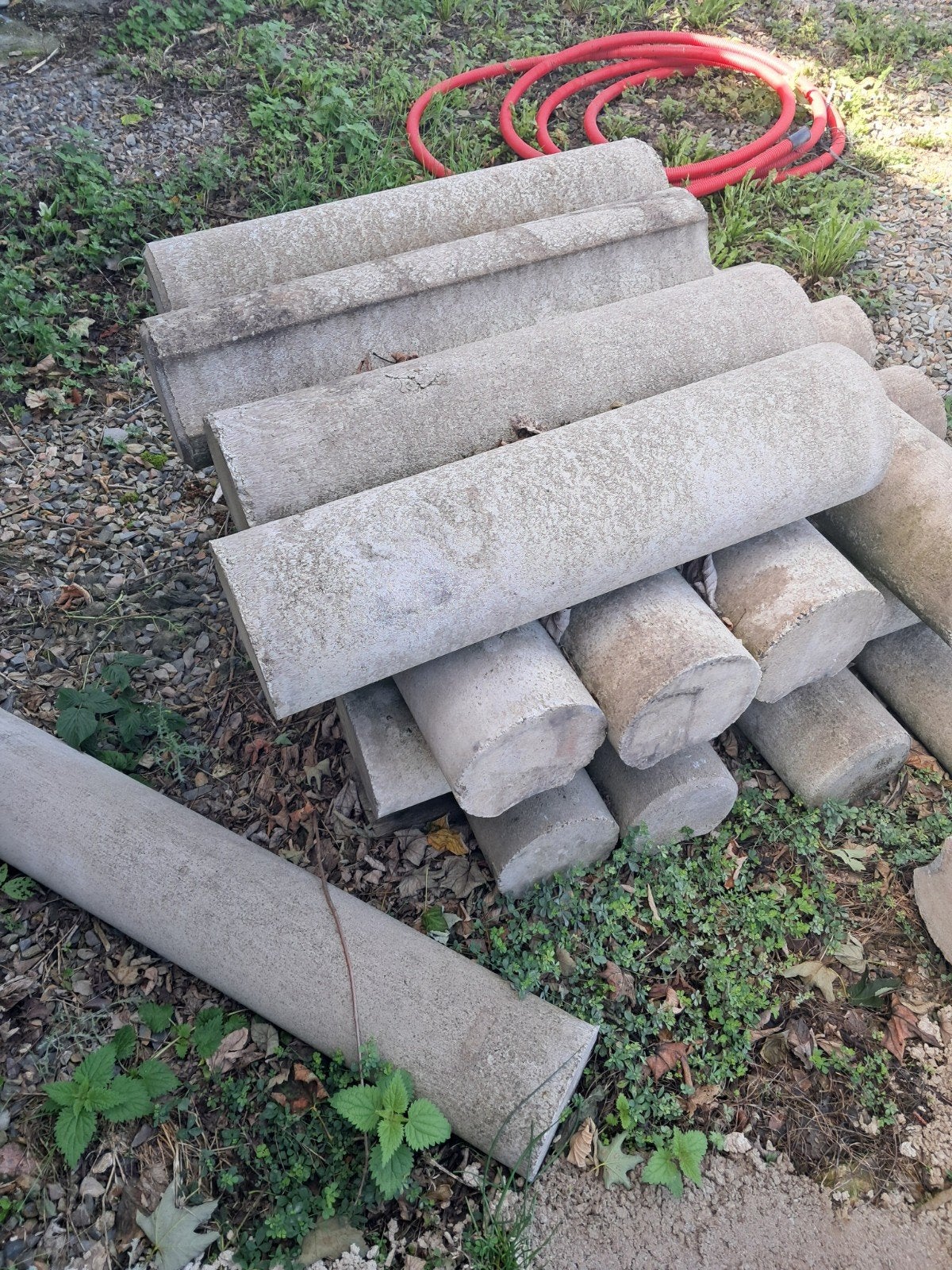 bordures béton, Jardin & Terrasse, Traverses & Bordures, Enlèvement, Béton, Moins de 25 cm
