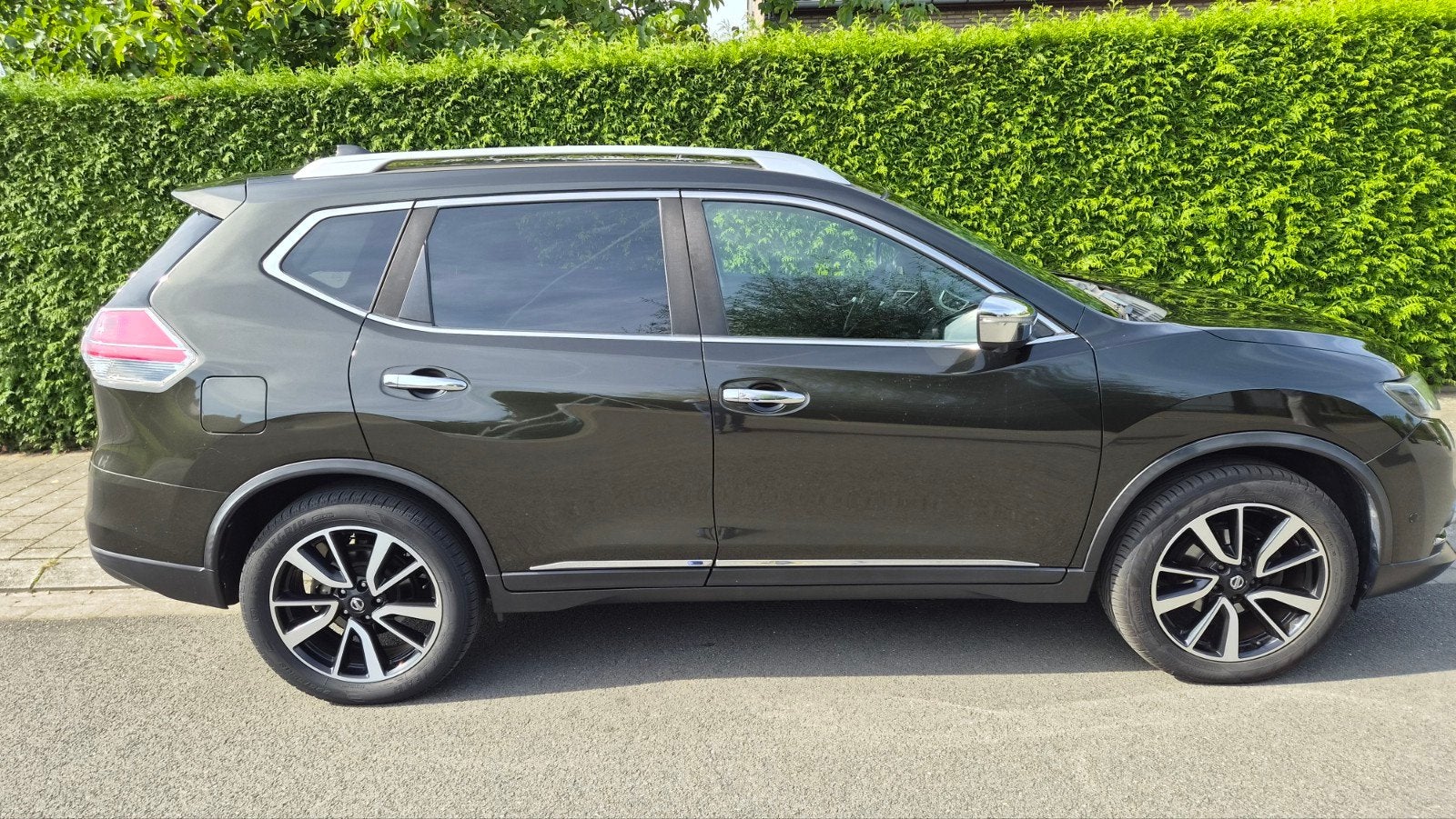 Nissan X-Trail 1.6i Exclusive Connecta, Auto's, Voorwielaandrijving, Dealer onderhouden, 4 cilinders, 149 g/km