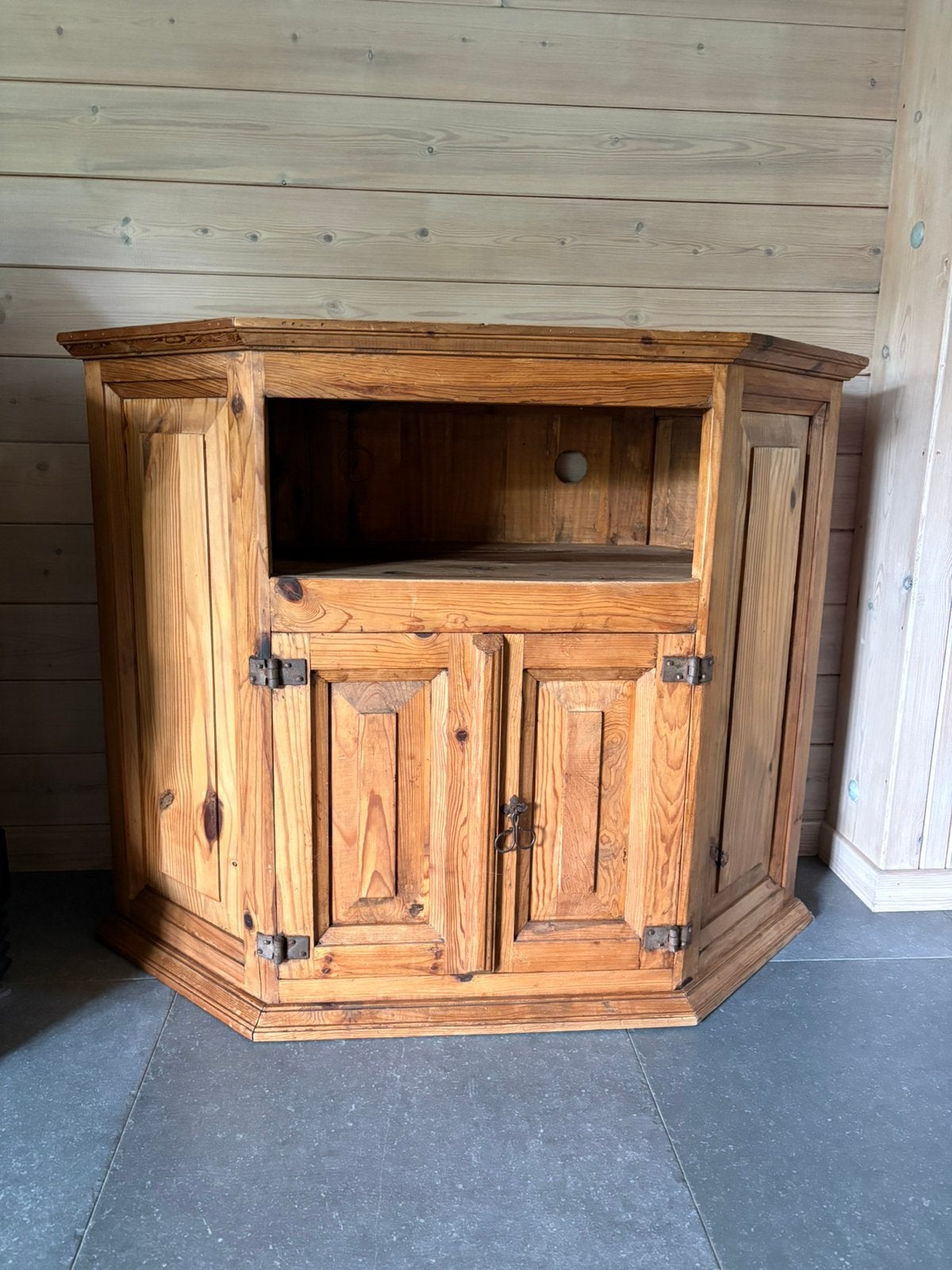 Mooi hoekkastje., Huis en Inrichting, Ophalen