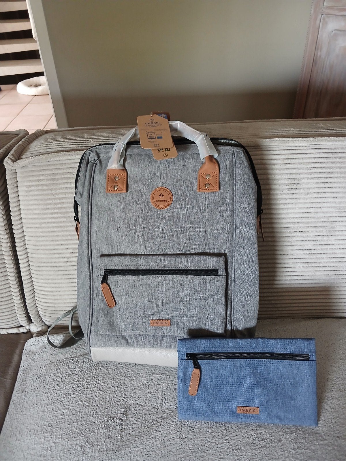 Sac à dos CABAIA, gris + pochette bleue, NEUF., Enlèvement, Neuf, Autres marques