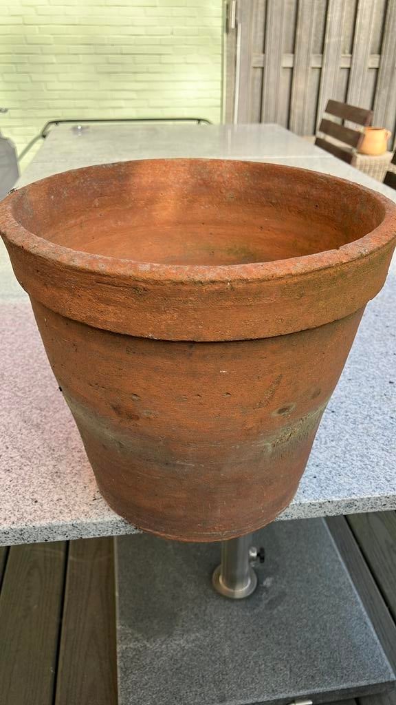 Eenvoudige terracota pot, Enlèvement, Comme neuf