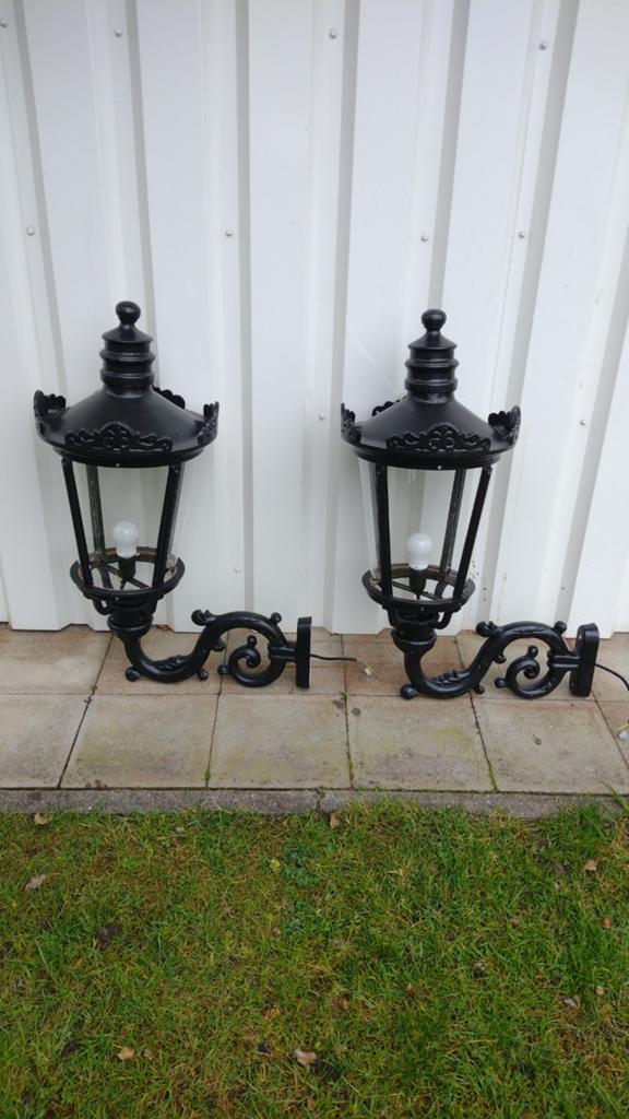 Twee gerestaureerde muurlantaarns in aluminium, Tuin en Terras, Buitenverlichting, Ophalen, Aluminium