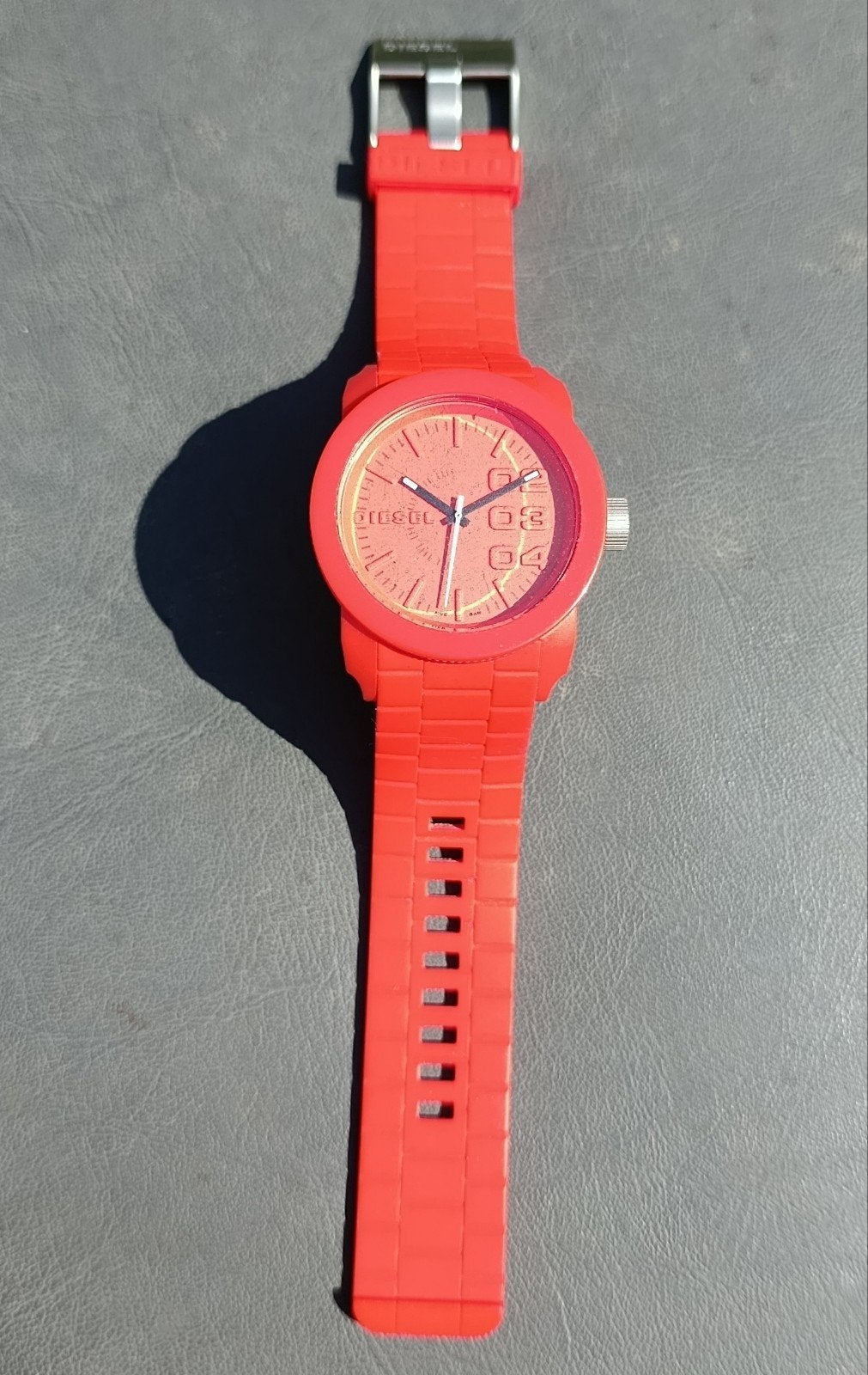 Montre Diesel, Enlèvement