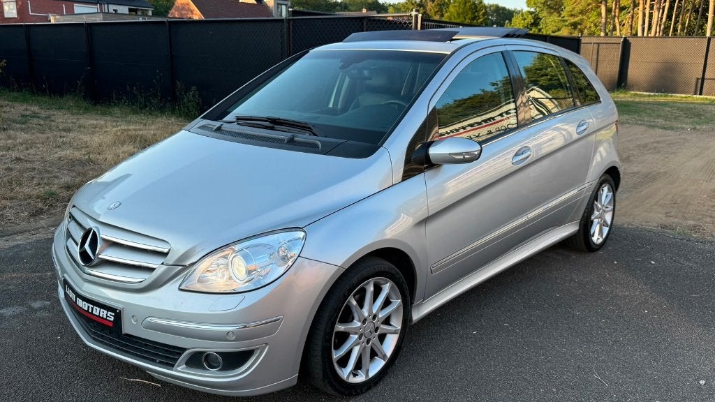 Mercedes Benz B 180 CDİ | Advantgarde - Zetelverwarming |, Autos, Mercedes-Benz, Cuir, Argent ou Gris, Achat, Entreprise