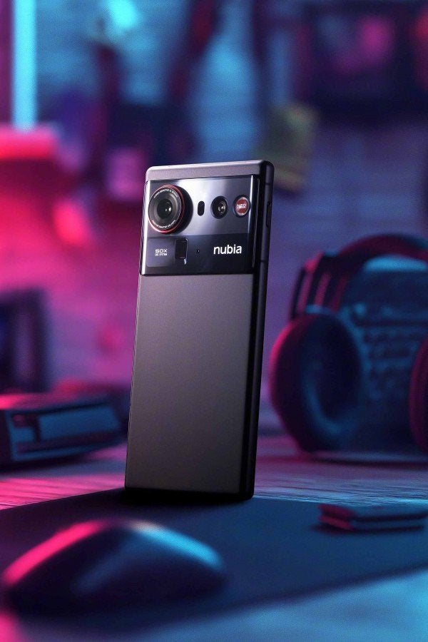 Nubia Z80 Ultra 5G – Snapdragon 8 Elite Gen 5 – 144Hz, Ophalen, Gebruikt